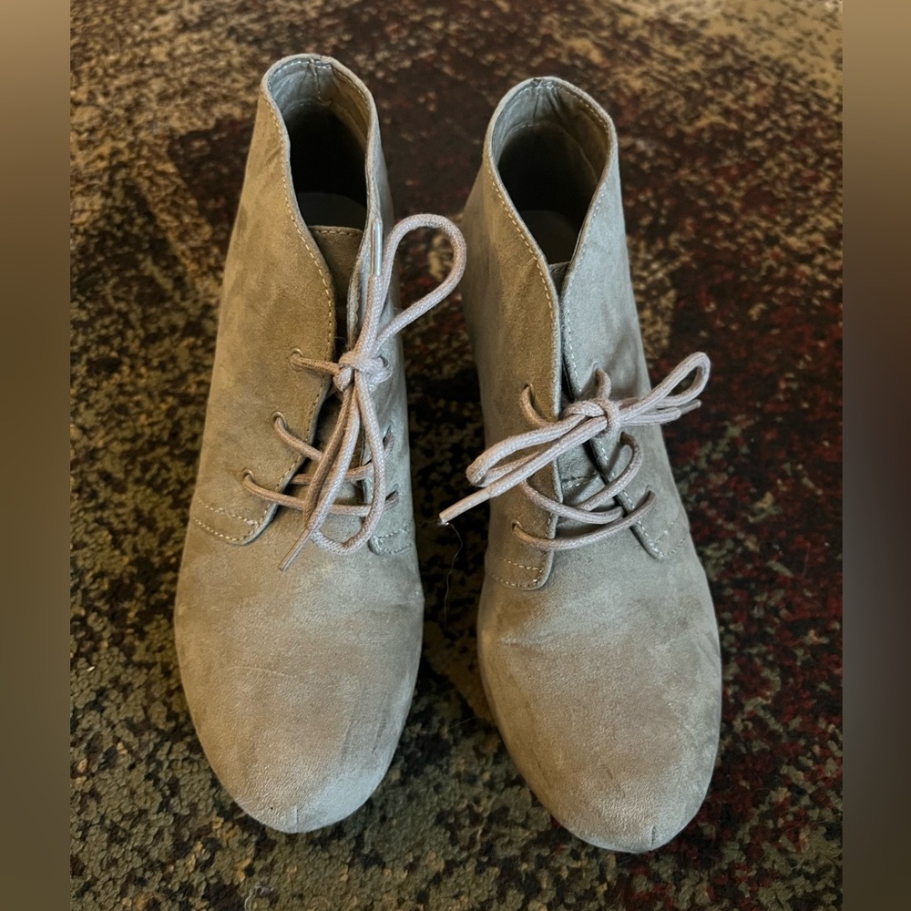 Stylish Gray Women's Ankle Boots